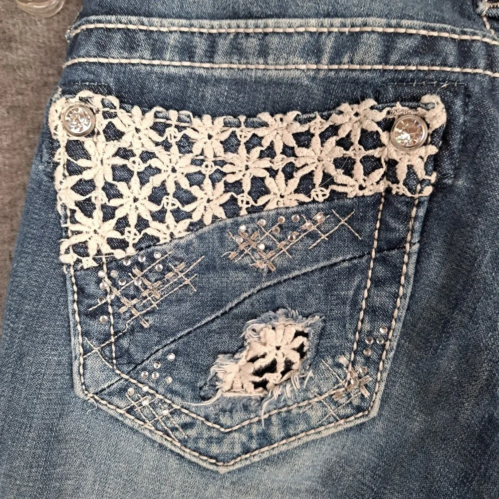 Miss Me Signature Cuffed Skinny Crochet Rhinestone Distressed Jeans Women's 25